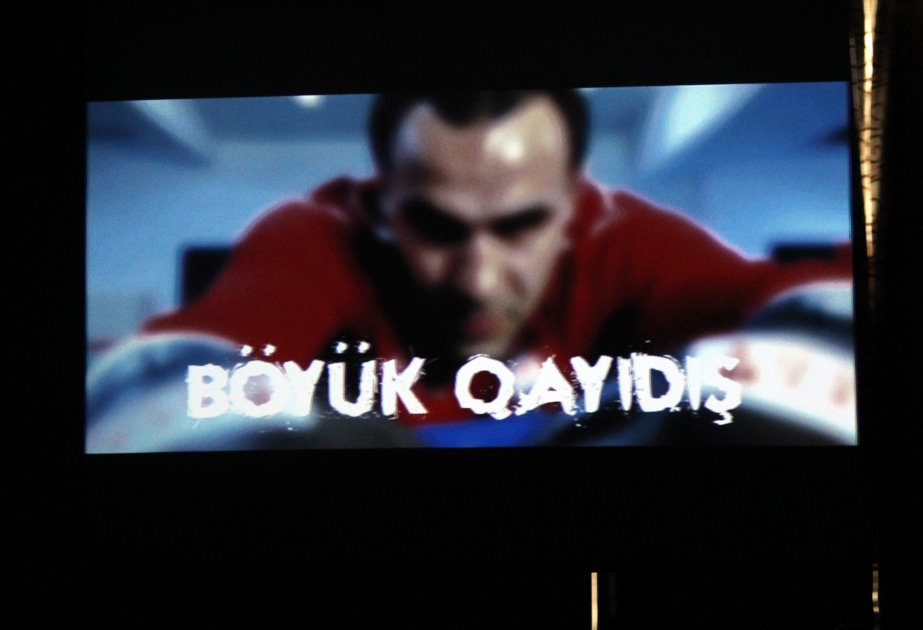 Peşəkar boksçu Fariz Məmmədova həsr edilən “Böyük qayıdış” filminin təqdimatı olub