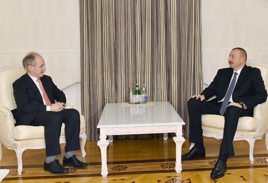 Staatspräsident Ilham Aliyev empfängt den leitenden Vizepräsidenten der Gesellschaft IBM Erich Clementi VIDEO