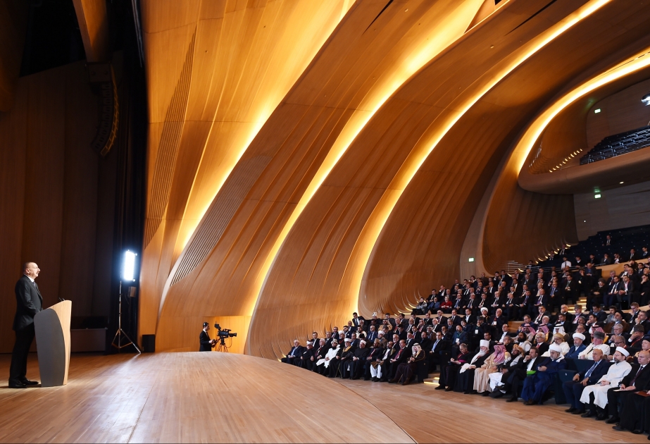 Bakou accueille la conférence internationale sur le thème « 2017-Année de solidarité islamique : dialogue interreligieux et interculturel »  Le président azerbaïdjanais Ilham Aliyev participe à l’ouverture de la conférence