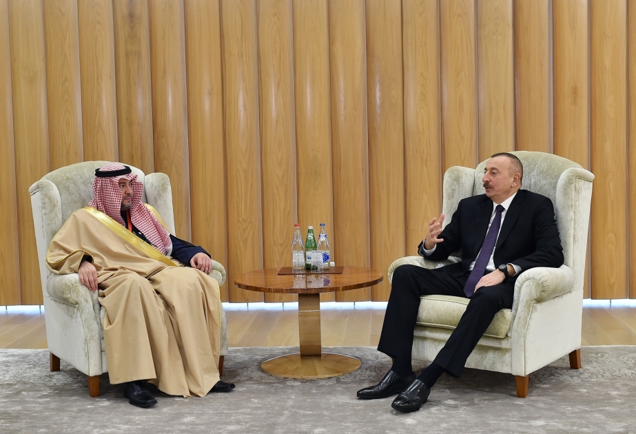 Präsident von Aserbaidschan Ilham Aliyev empfängt stellvertretenden Minister für islamische Angelegenheiten, Daʿwa und Beratung von Saudi-Arabien VIDEO