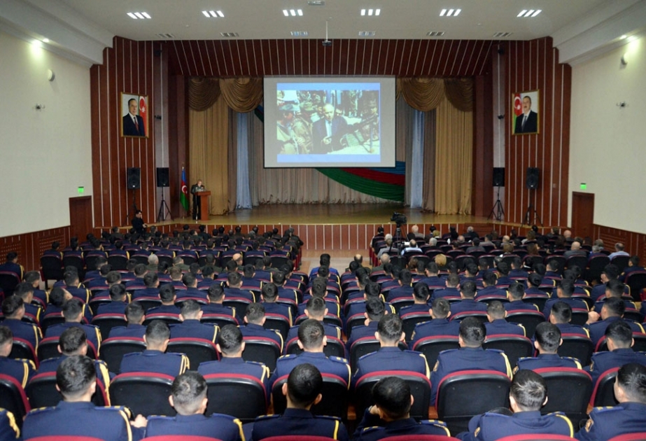 “İlham Əliyev və ordu quruculuğu” mövzusunda elmi-metodiki seminar keçirilib