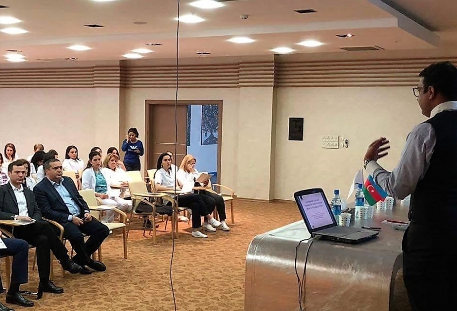 Hindistanlı həkim Bakıda sümük iliyi transplantasiyası üzrə seminar keçirib