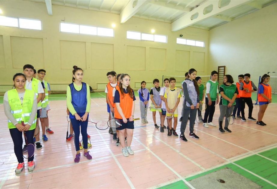 Şagirdlər arasında badminton üzrə açıq rayon turnirinə yekun vurulub