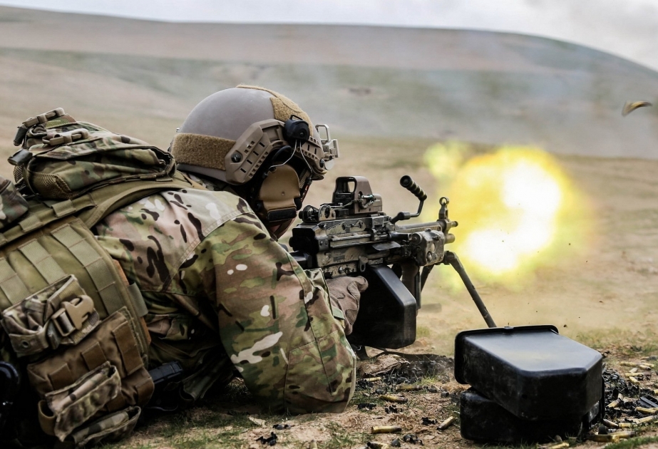 Trotz Waffenruhe nimmt armenische Armee aserbaidschanische Stellungen unter Feuer