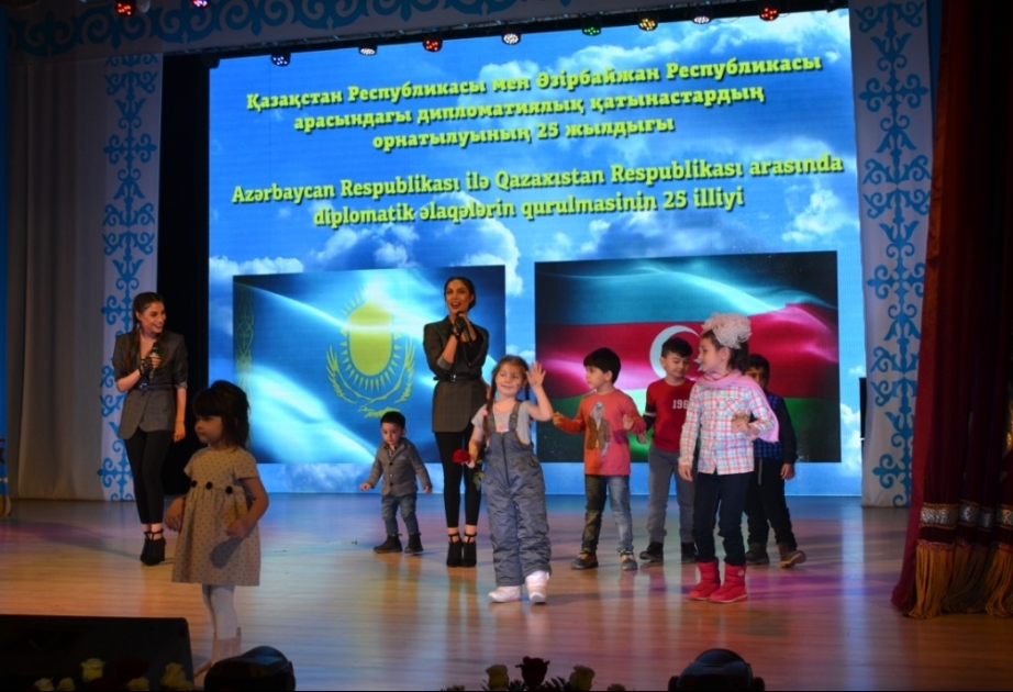 Azərbaycan-Qazaxıstan diplomatik əlaqələrinin 25 illiyi münasibətilə Atırauda konsert olub