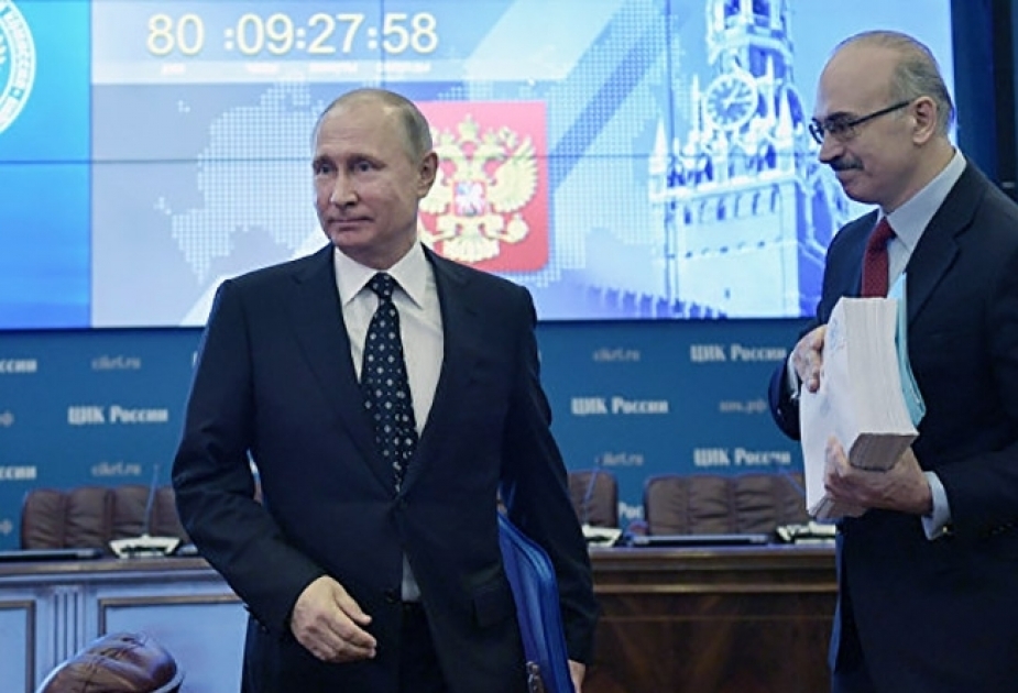 Vladimir Putin sənədlərini MSK-ya təqdim edib VİDEO
