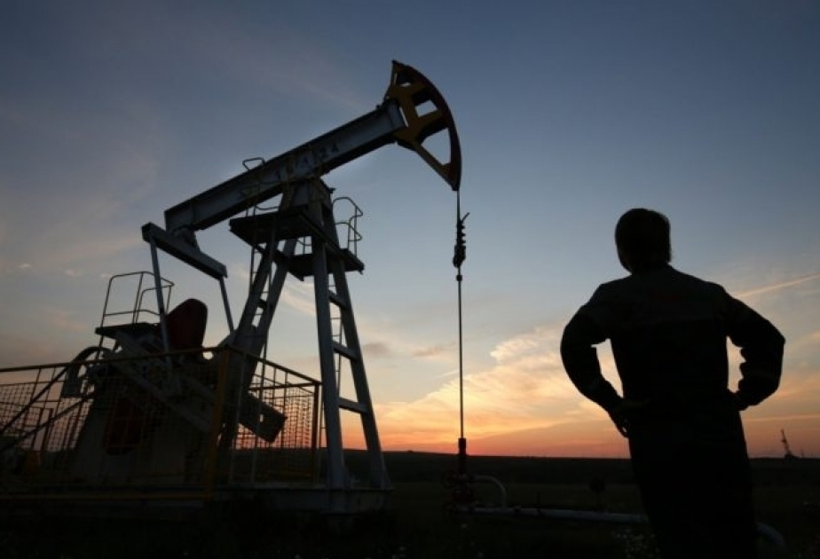ABŞ-ın xam neft ehtiyatları azalır
