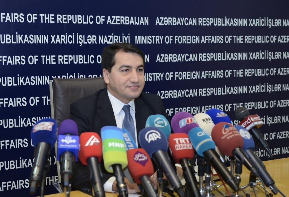 Hikmat Hajiyev: Aserbaidschan setzte 2017 unabhängigen, multidimensionalen und ausgewogenen außenpolitischen Kurs fort