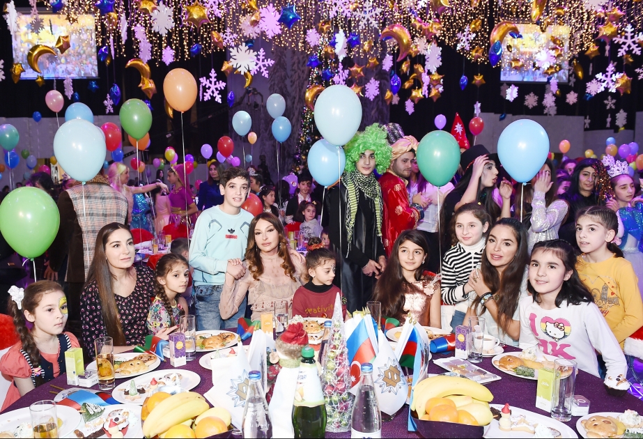 Heydar Aliyev Stiftung veranstaltet ihre traditionelle Feierlichkeit für Waisenkinder