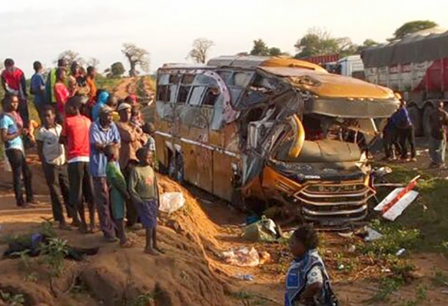 Keniyada yük maşını ilə avtobus toqquşub, azı 30 nəfər ölüb