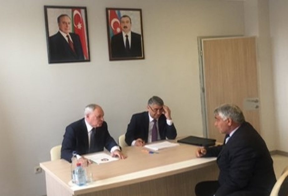 Səhiyyə naziri Zərdabda vətəndaşları qəbul edib