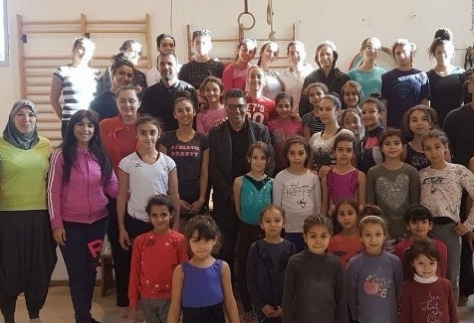 Bədii gimnastika üzrə Azərbaycan millisinin məşqçisi və gimnastı Əlcəzairdə ustad dərsləri keçiblər