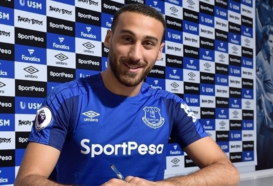 Everton signs Turkish striker Cenk Tosun