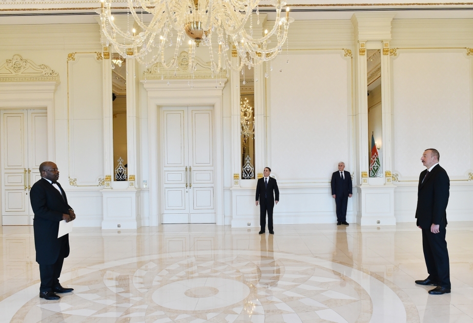 Le président de la République a reçu les lettres de créance du nouvel ambassadeur de Guinée équatoriale VIDEO