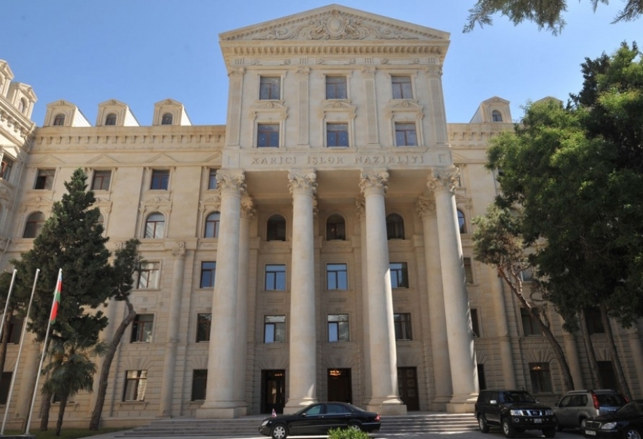 新任驻阿塞拜疆大使向我国外交部递交任职国书副本