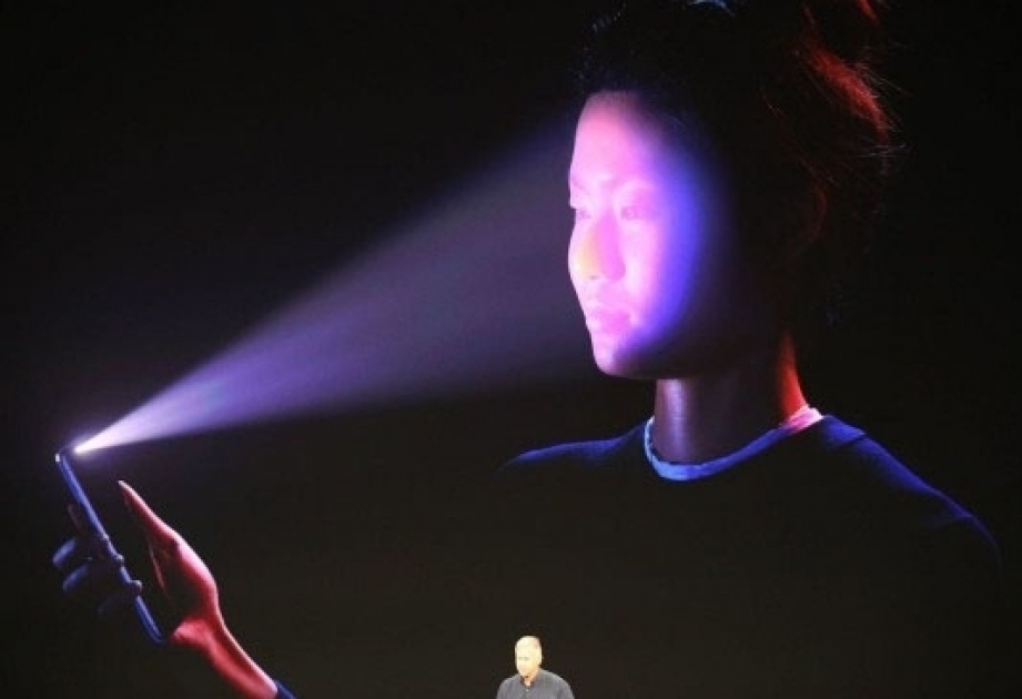 Apple получит компоненты для Face ID от компании LG