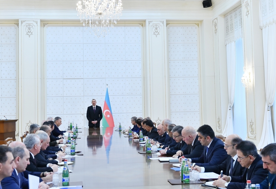 伊利哈姆·阿利耶夫总统主持召开2017年社会经济发展总结与展望内阁部长会议