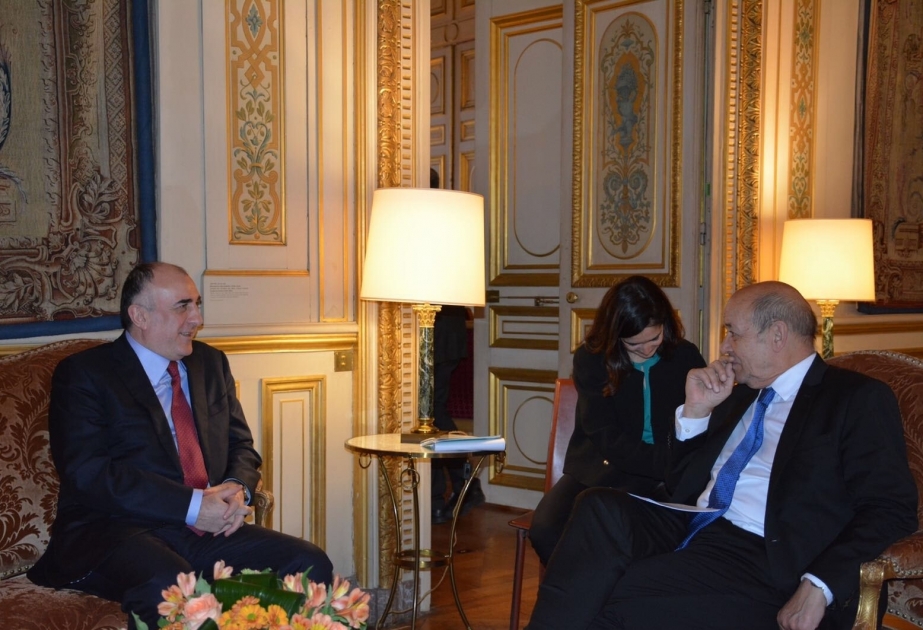 Entretien des chefs de la diplomatie azerbaïdjanaise et française