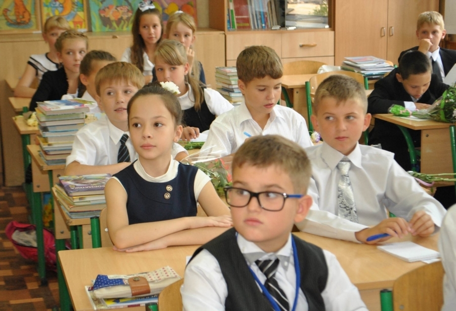 В связи с эпидемиологической ситуацией в Киеве средние школы временно закрываются