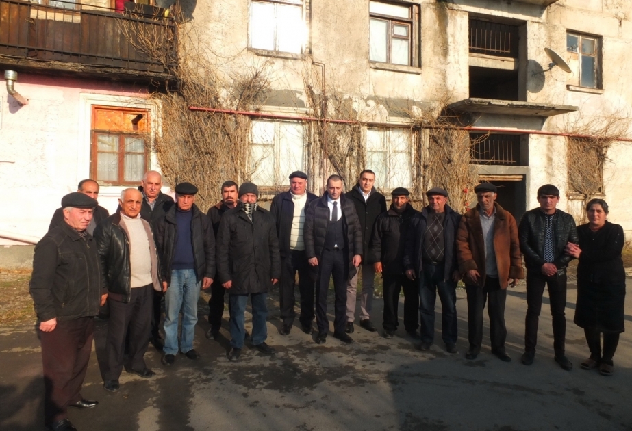Azərbaycanın Gürcüstandakı səfirliyinin əməkdaşları Qanlı Yanvar şəhidlərinin ailə üzvlərinə yardım ediblər