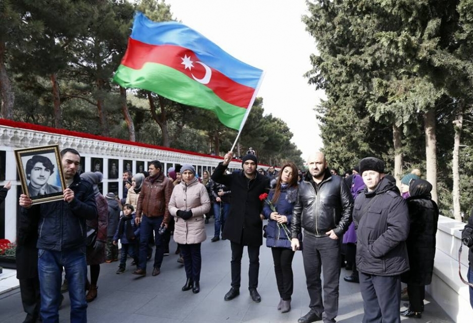 Azərbaycan və tatar diasporunun nümayəndələri Şəhidlər xiyabanını ziyarət ediblər