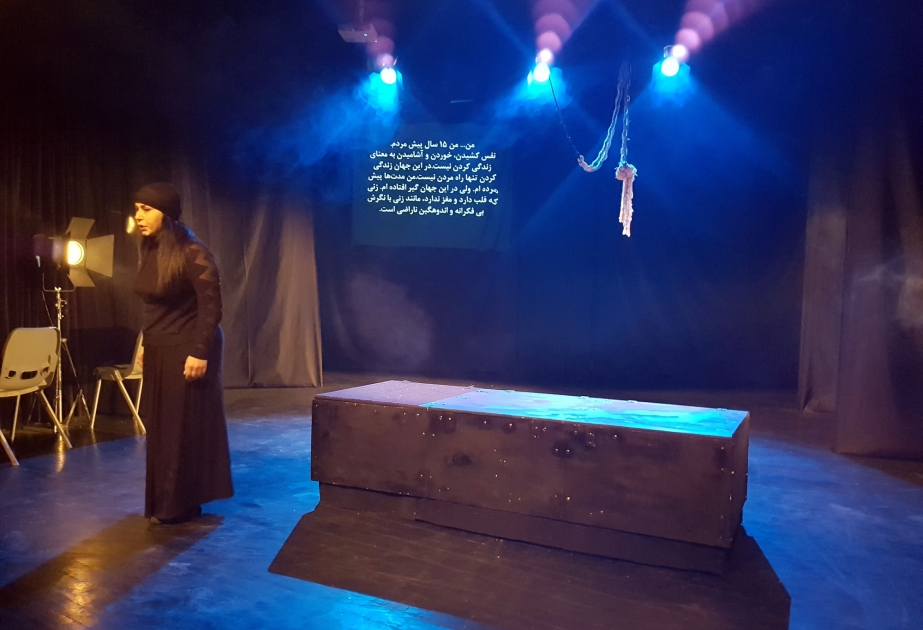 Tehran teatrının səhnəsində Azərbaycan tamaşası nümayiş olunub
