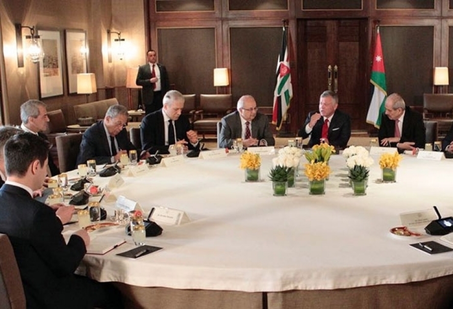 Le roi de Jordanie reçoit les membres du Centre international Nizami Gandjavi