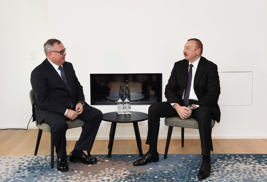 Президент Ильхам Алиев встретился в Давосе с президентом, председателем правления Банка ВТБ ОБНОВЛЕНО ВИДЕО