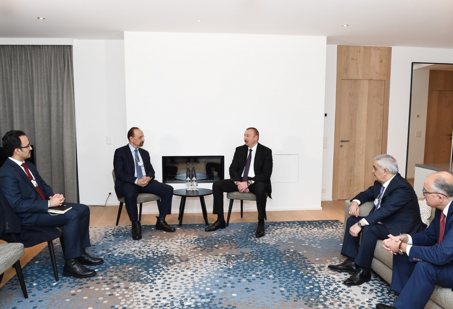 Davos: Staatspräsident Ilham Aliyev trifft sich mit Minister für Energie, Industrie und natürliche Ressourcen von Saudi-Arabien VIDEO