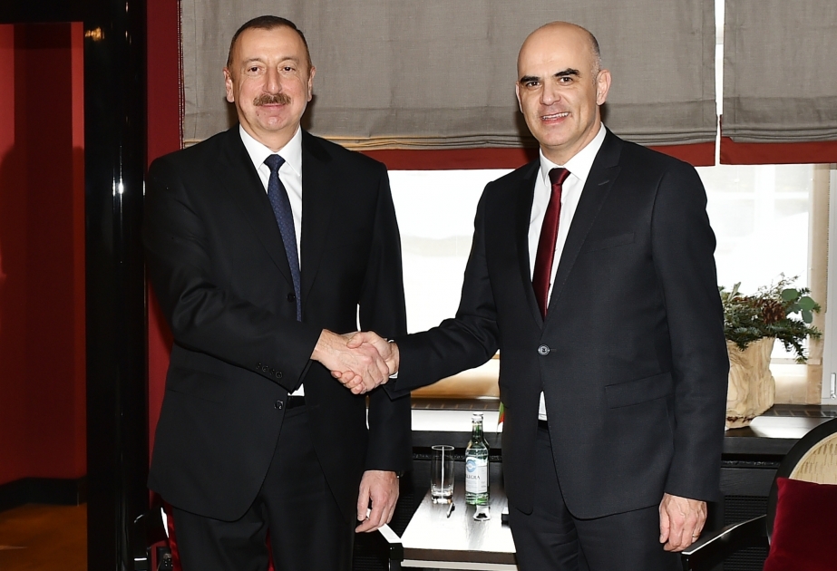 Treffen von Präsident Aserbaidschans Ilham Aliyev und dem Schweizer Präsidenten Alain Berset in Davos