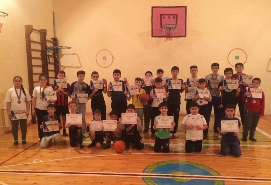 “Şahdağ” komandası stritbol turnirinin qalibi olub