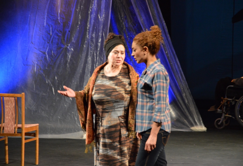 2 fevral - Gənclər günü ərəfəsində Gənc Tamaşaçılar Teatrında görüş keçirilib