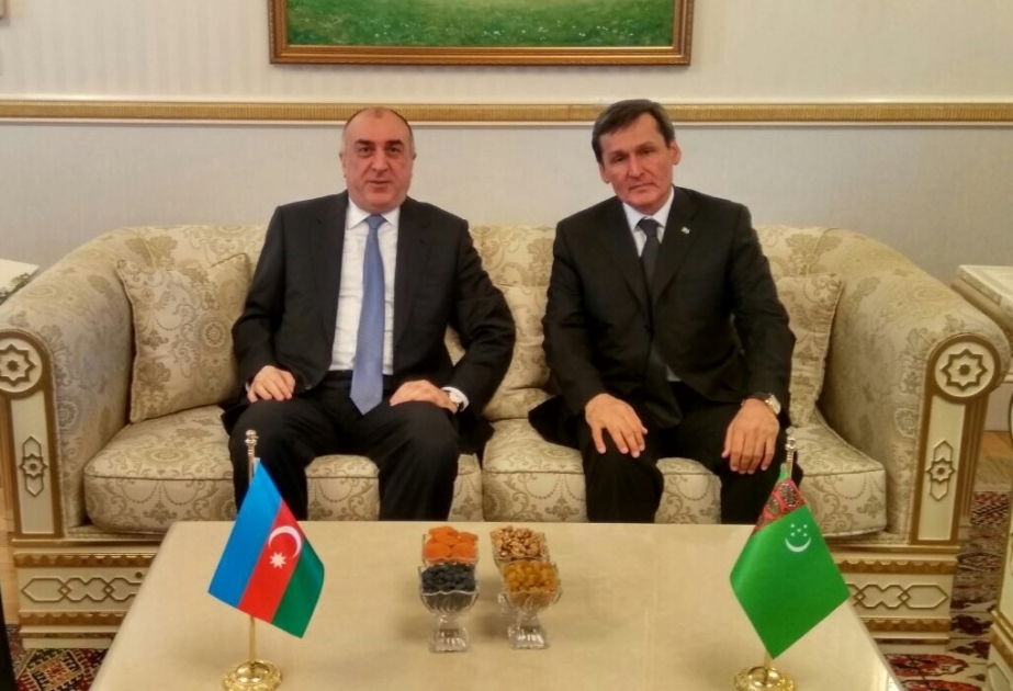 Entretien du ministre azerbaïdjanais des Affaires étrangères avec son homologue turkmène