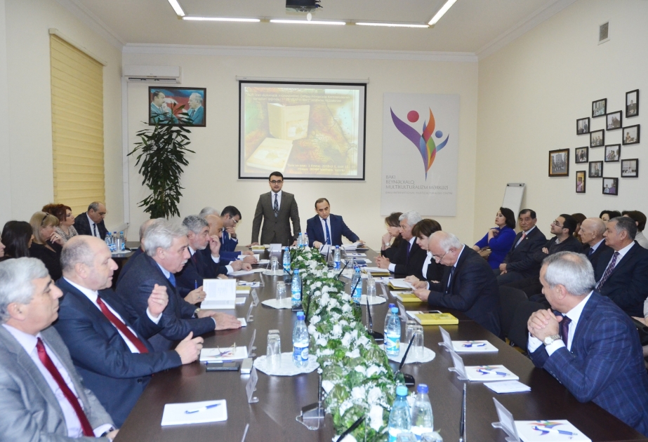 Azərbaycan Xalq Cümhuriyyətinin 100 illiyinə həsr edilmiş kitabın müzakirəsi keçirilib