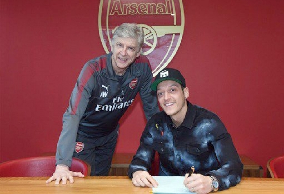 Məsut Özil “Arsenal” klubu ilə müqaviləni yeniləyib