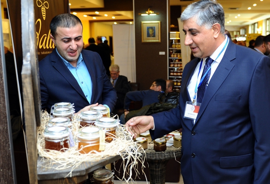 Internationale Konferenz über Bienenzucht in Baku