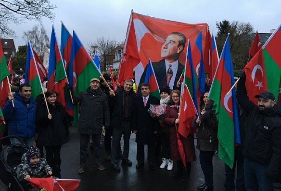 Danimarkadakı Azərbaycan və türk diasporu “Zeytun budağı” əməliyyatına dəstək aksiyası keçirib