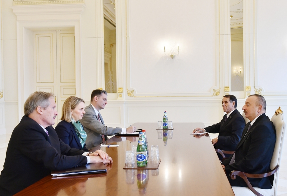 Staatspräsident Ilham Aliyev empfängt stellvertretende Assistentin des US-Staatssekretärs VIDEO