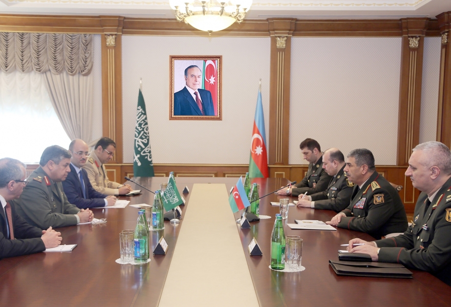 Обсуждены перспективы развития военного сотрудничества между Азербайджаном и Саудовской Аравией