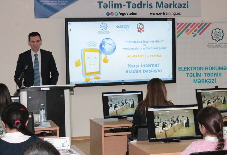Müəllim və şagirdlər internetdə təhlükəsizlik məsələləri ilə bağlı maarifləndirilir