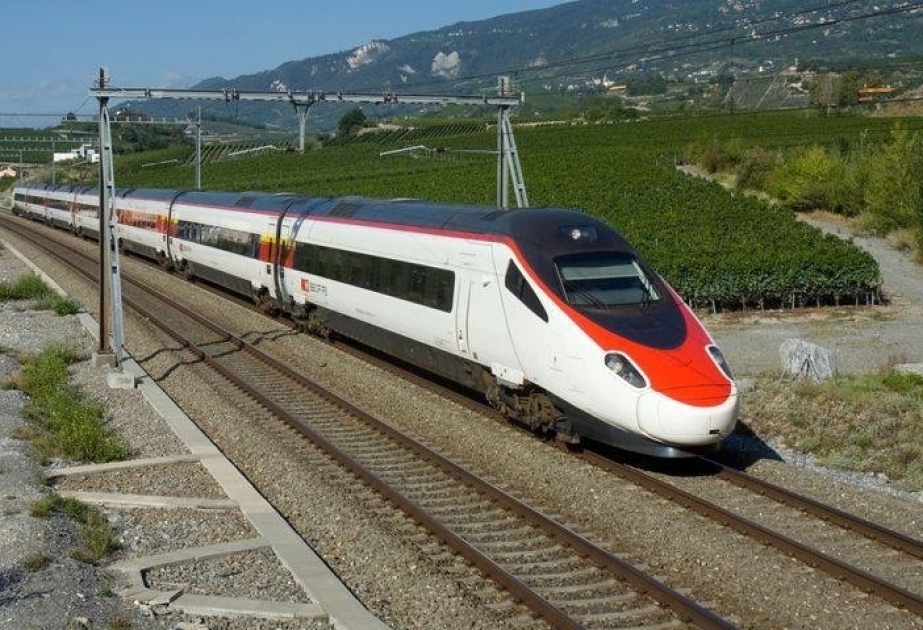 Eisenbahnstrecke zwischen Baku und Wien