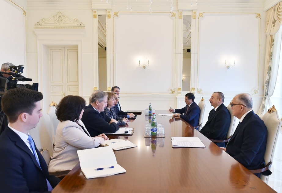 Staatspräsident Ilham Aliyev empfängt US-Delegation VIDEO