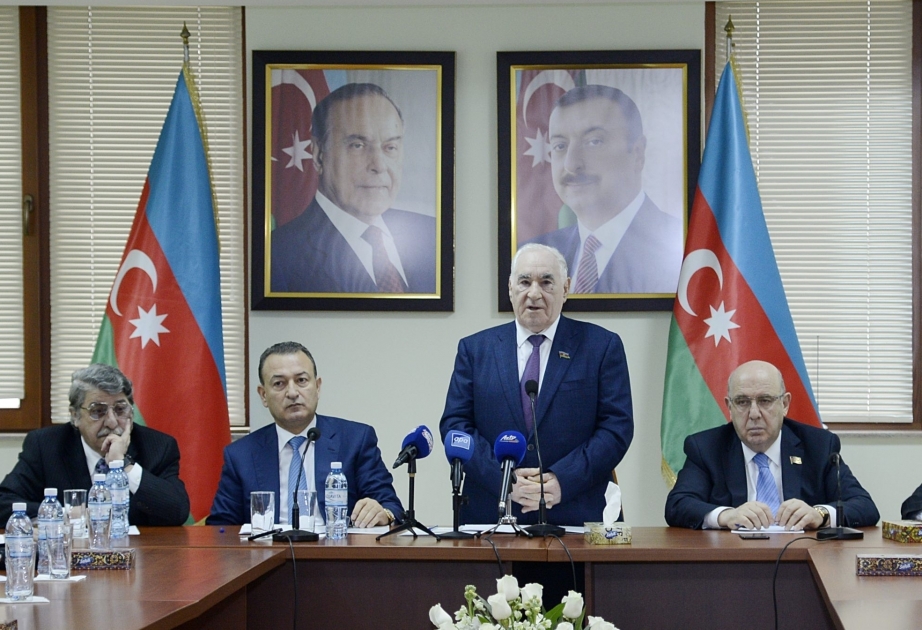 Ağsaqqallar Şurasının iclasında prezident seçkilərində İlham Əliyevin namizədliyinin dəstəklənməsi ilə bağlı müraciət qəbul olunub YENİLƏNİB VİDEO