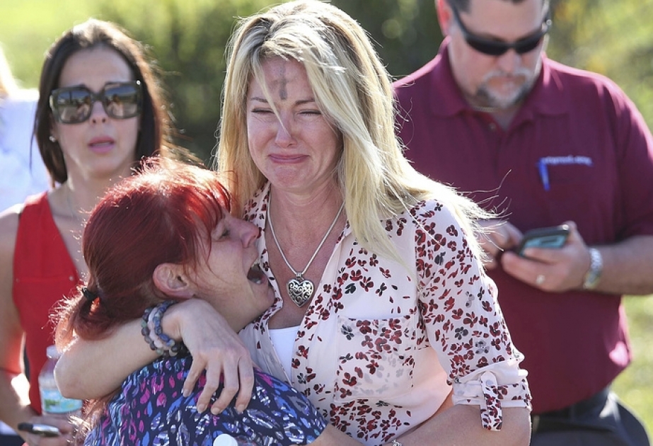 Florida polisi məktəbdə silahlı insident nəticəsində 17 nəfərin öldüyünü təsdiqləyib
