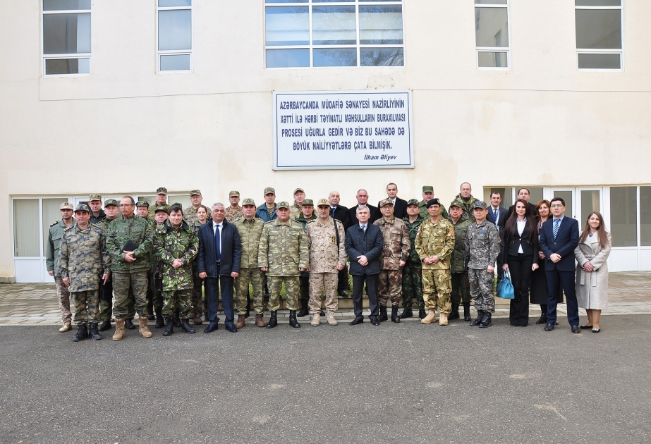Les attachés de défense accrédités en Azerbaïdjan visitent des usines du Ministère de l’Industrie de défense