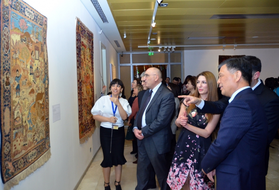 名为"地毯与传说之中国新年"的展览会在巴库拉开帷幕
