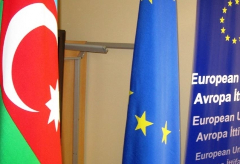 Azerbaijani FM, EU Commissioner discuss bilateral cooperation in Munich