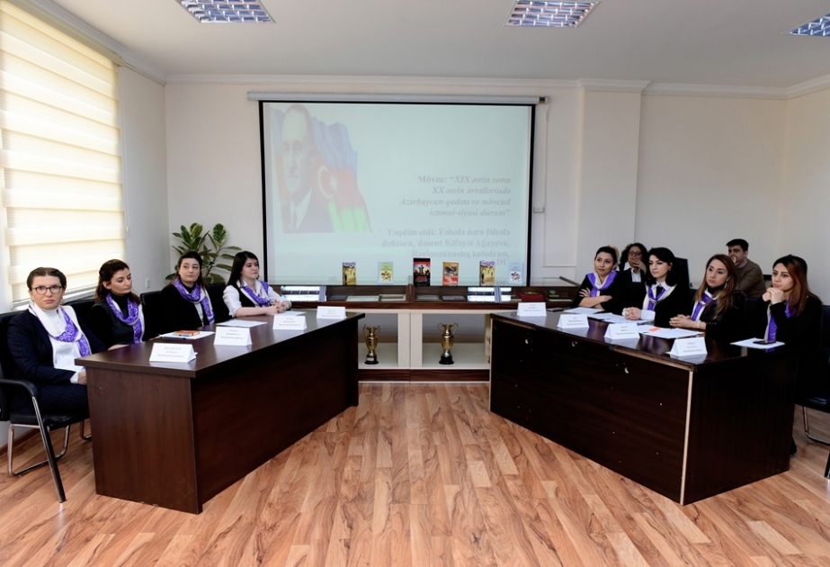 Cümhuriyyət dövründə qadınlar kişilərlə bərabər ölkənin ictimai–siyasi həyatında fəal iştirak hüququ əldə ediblər