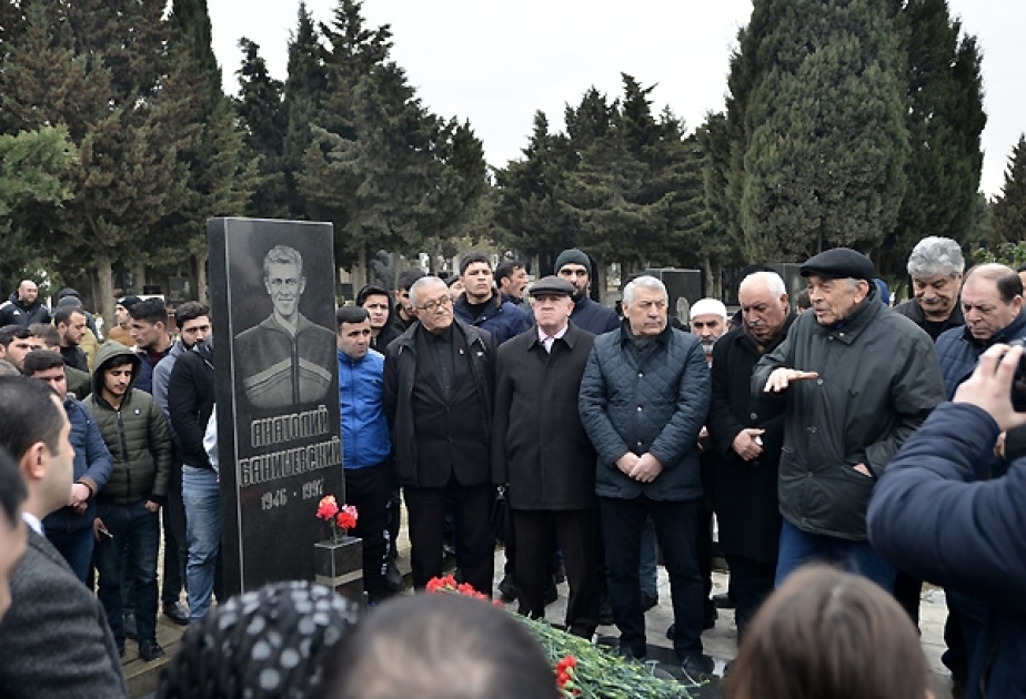 Əfsanəvi futbolçu Anatoli Banişevskinin xatirəsi yad edilib