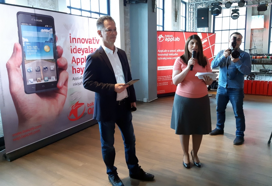“AppLab” proqramının məzunları və yeni iştirakçıları bir arada